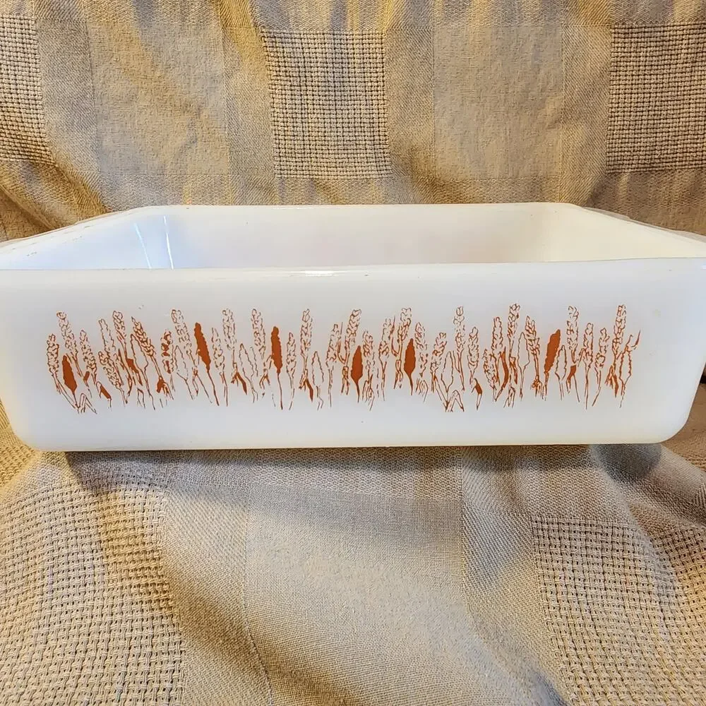 Vintage Proctor Silex Casserole Slow Cook Dish 9 x 7.5 Wheat Pattern Milk Glass
